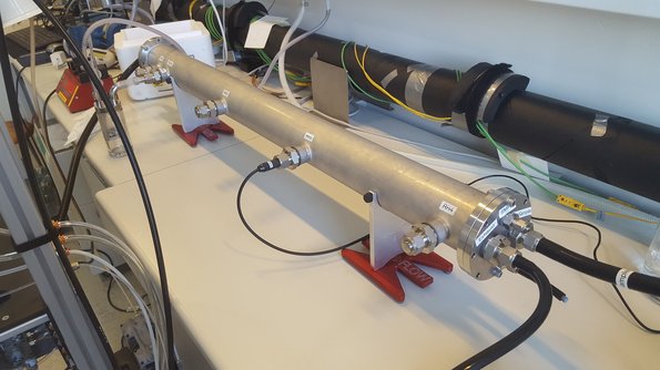 A bioaerosol flow tube used to study the response of microbial cells to aerosolization