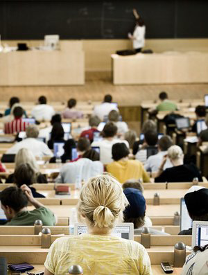 Studerende i forelæsningssal